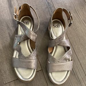 EUC Mirabelle Sandel by Sofft